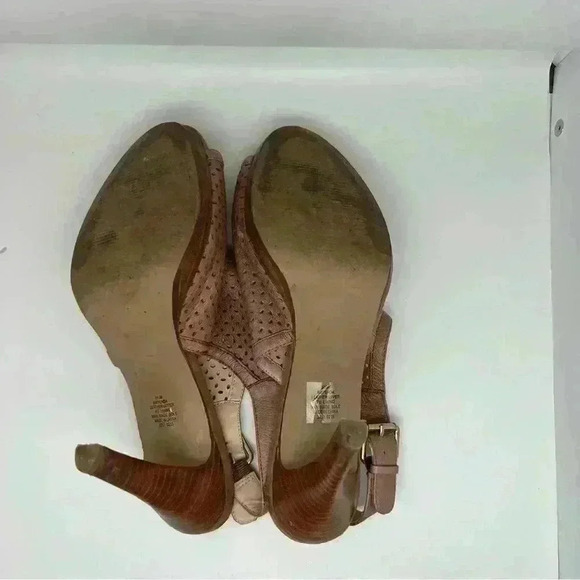 Nine West Leather stack Wooden Heel Peep Toe Sandal with Heel Strap and Buckle - Picture 10 of 16